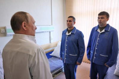 Visite fictive de blessés par Poutine