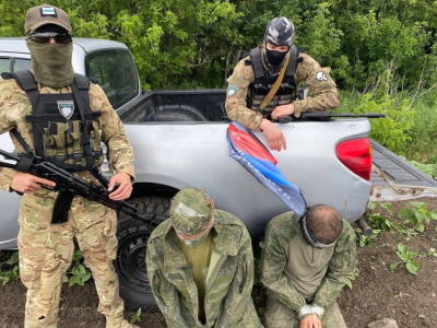 Soldats de la légion russe libre et prisonniers séparatistes ukrainiens