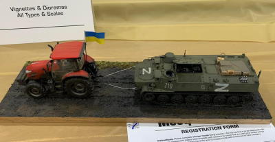 Les nouveaux jouets: tracteur et tank russe
