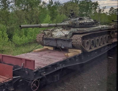 Tank russe antique acheminé en juin